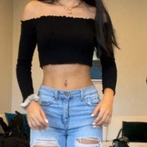 Black off the shoulder lettuce trim crop top